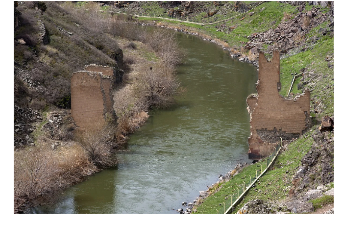 turtsiya-i-armeniya-sovmestno-otrestavriruyut-most-ani-na-granitse