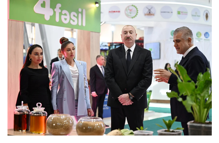ilkham-aliev-oznakomilsya-s-19-y-vystavkoy-caspian-agro-week-i-31-y-vystavkoy-interfood-azerbaijan
