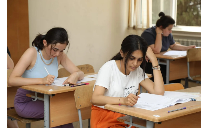 v-azerbaydzhane-obyavleny-rezultaty-vypusknogo-ekzamena-za-9-y-klass