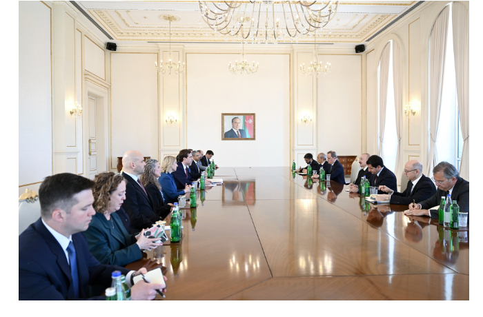 prezident-ilkham-aliev-prinyal-delegatsiyu-vo-glave-s-pomoshchnikom-gossekretarya-ssha-po-voprosam-ekonomiki-energetiki-i-biznesa-foto