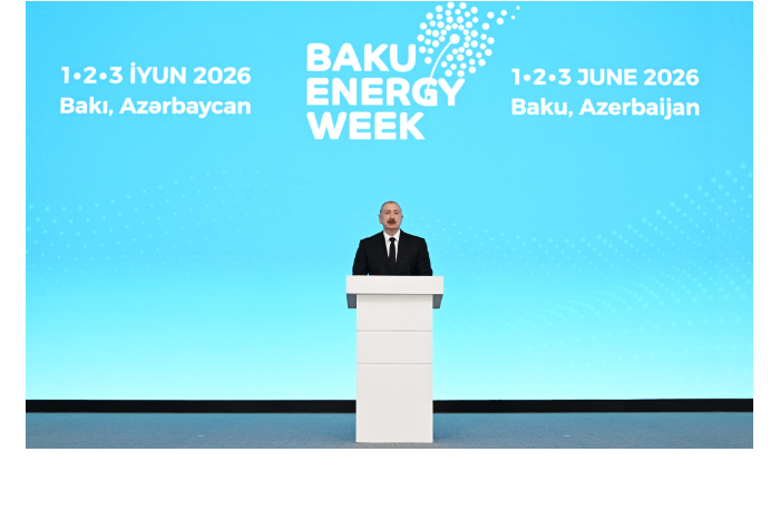 ilkham-aliev-prinimaet-uchastie-v-tseremonii-ofitsialnogo-otkrytiya-31-go-bakinskogo-energeticheskogo-foruma