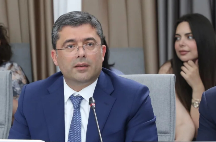 glava-media-predupredil-o-riskakh-beskontrolnogo-ispolzovaniya-sotssetey-detmi