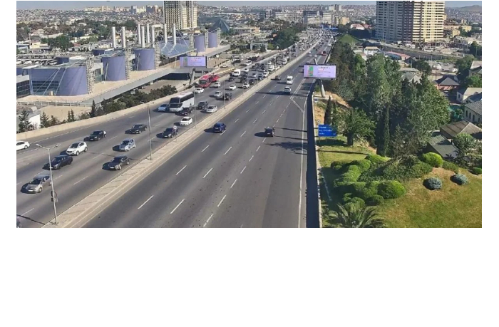 na-ryade-dorog-baku-obrazovalis-probki
