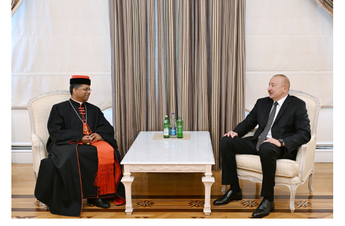 prezident-ilkham-aliev-prinyal-prefekta-dikasterii-po-mezhreligioznomu-dialogu-svyatogo-prestola