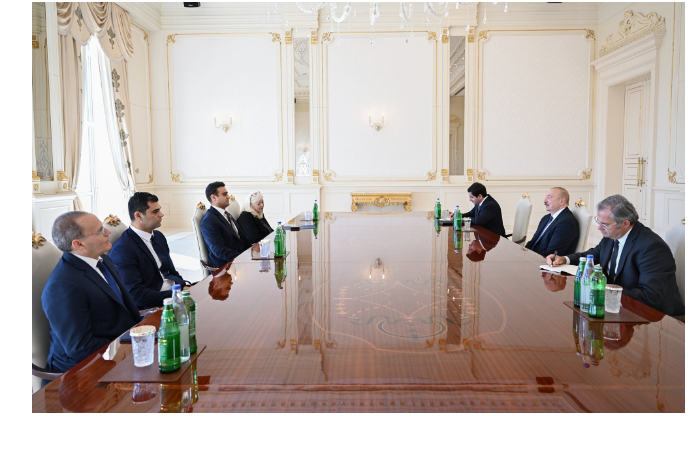 prezident-ilkham-aliev-prinyal-chlena-palaty-predstaviteley-kongressa-ssha