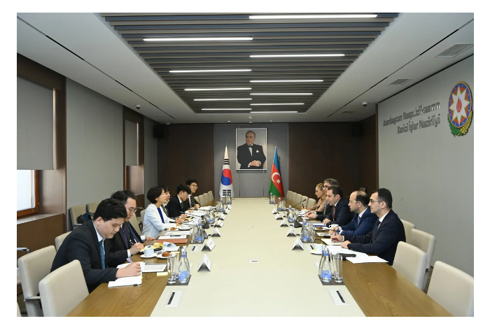 dzheykhun-bayramov-obsudil-s-chon-yy-khe-perspektivy-azerbaydzhano-koreyskikh-otnosheniy