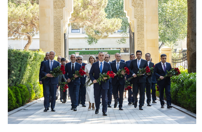 v-ministerstve-zdravookhraneniya-azerbaydzhana-otmetili-den-meditsinskogo-rabotnika-foto