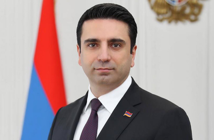 simonyan-prositsya-v-baku
