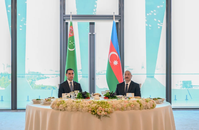 ot-imeni-ilkhama-alieva-dan-gosudarstvennyy-priem-v-chest-prezidenta-turkmenistana