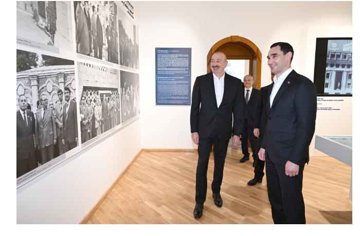 prezident-ilkham-aliev-i-prezident-serdar-berdymukhamedov-oznakomilis-v-shushe-s-vystavkoy-geydar-aliev-i-karabakh-foto