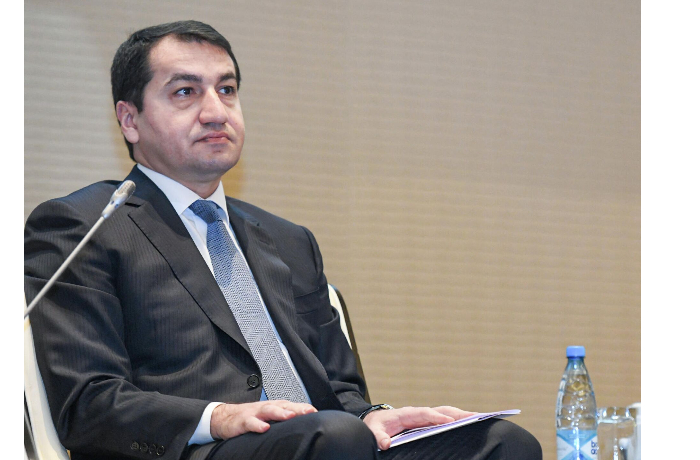 khikmet-gadzhiev-podelilsya-kadrami-progulki-prezidentov-azerbaydzhana-i-turkmenistana-po-shushe