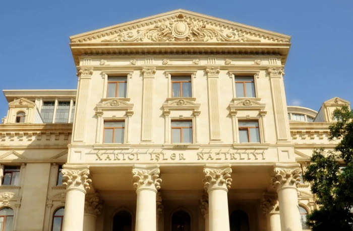 v-baku-obvinili-mid-frantsii-v-predvzyatosti