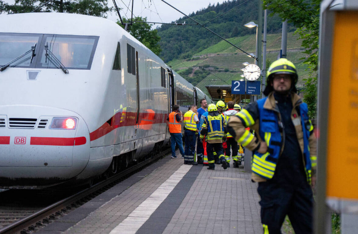 v-germaniya-paralizovano-zheleznodorozhnoe-dvizhenie