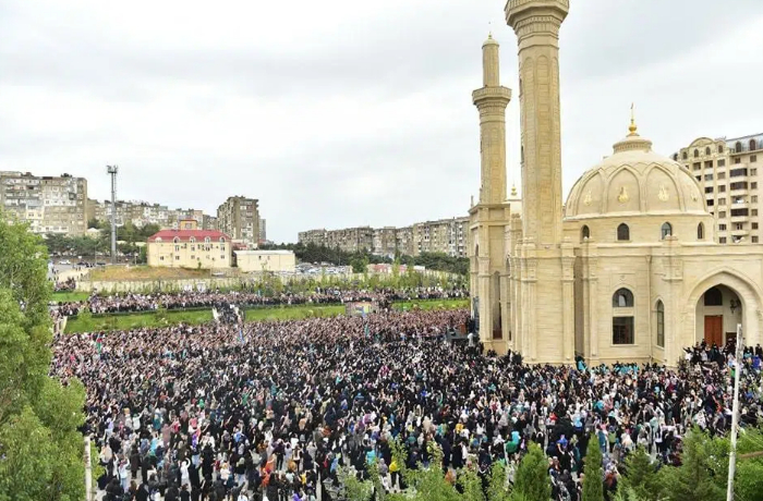 musulmane-azerbaydzhana-otmetyat-den-ashura