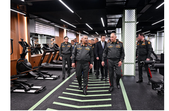 zakir-gasanov-otsenil-novye-obekty-infrastruktury-ministerstva-oborony