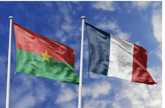 frantsiya-prinimaet-otvetnye-shagi-na-razryv-otnosheniy-s-burkina-faso