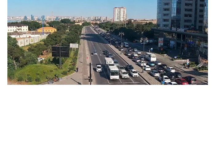 v-baku-oslozhnilas-dorozhnaya-situatsiya-na-ryade-napravleniy