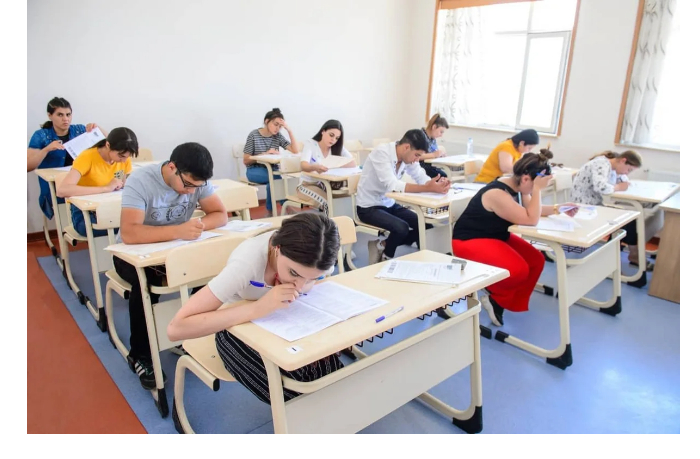 v-azerbaydzhane-bolee-51-tys-abiturientov-v-vykhodnye-sdadut-vstupitelnye-ekzameny