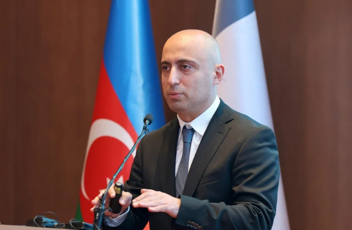 emin-amrullaev-vse-uchitelya-v-azerbaydzhane-uzhe-proshli-sertifikatsiyu
