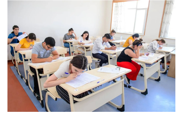 v-azerbaydzhane-bolee-41-tys-abiturientov-sdadut-vstupitelnyy-ekzamen-po-ii-i-iii-gruppam-spetsialnostey