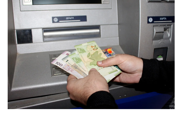 pensionnyy-vozrast-zhenshchin-i-muzhchin-v-azerbaydzhane-sravnyalsya