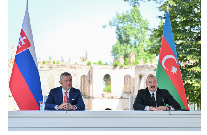 prezidenty-azerbaydzhana-i-slovakii-vystupili-s-zayavleniyami-dlya-pressy