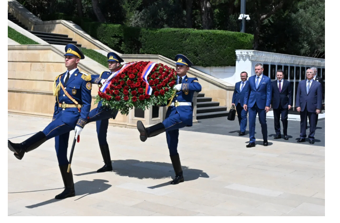 peter-pellegrini-pochtil-pamyat-shekhidov-v-baku