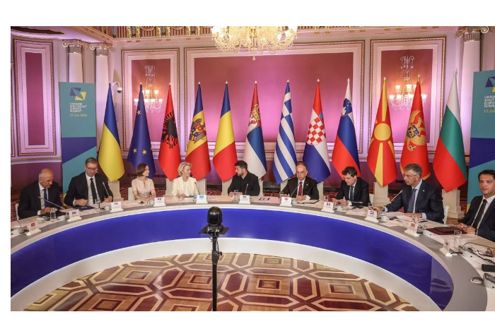 v-kieve-uchastniki-sammita-prizvali-moskvu-nemedlenno-prekratit-voynu