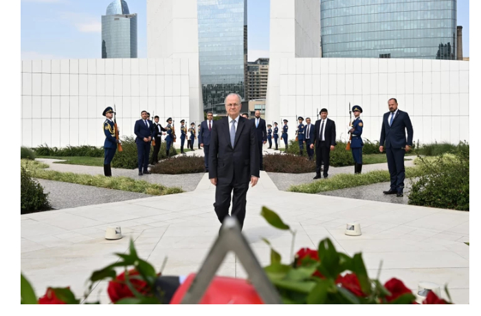 premer-ministr-palestiny-posetil-park-pobedy-v-baku