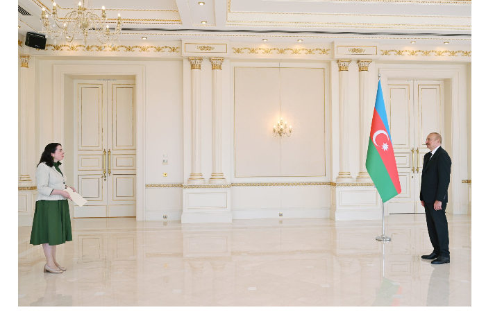 prezident-ilkham-aliev-prinyal-veritelnye-gramoty-novogo-posla-irlandii-v-azerbaydzhane-foto