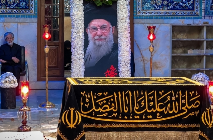 pokhorony-khamenei-religioznye-ritualy-i-politicheskie-poslaniya