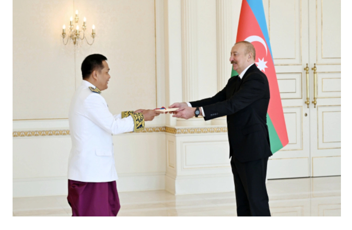prezident-ilkham-aliev-prinyal-veritelnye-gramoty-novonaznachennogo-posla-kambodzhi-v-azerbaydzhane-foto