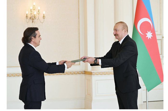 prezident-ilkham-aliev-prinyal-veritelnye-gramoty-novogo-posla-brazilii-v-azerbaydzhane-foto
