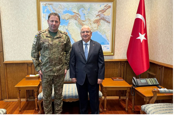 glava-upravleniya-voennoy-politsii-azerbaydzhana-vstretilsya-s-yasharom-gyulerom