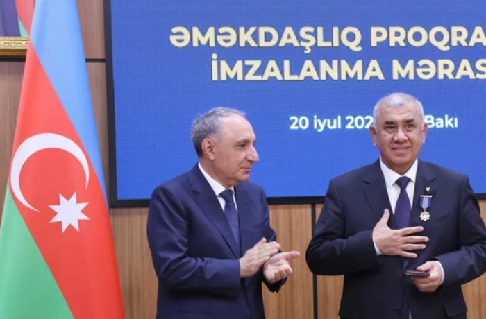 genprokuror-uzbekistana-nagrazhden-medalyu-prokuratury-azerbaydzhana