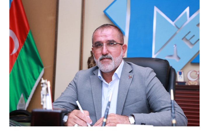 prezident-ilkham-aliev-nagradil-raufa-arifoglu