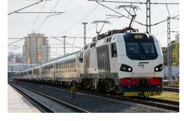 azhd-gotovit-vvod-dopolnitelnykh-vagonov-na-marshrute-baku-tbilisi-baku