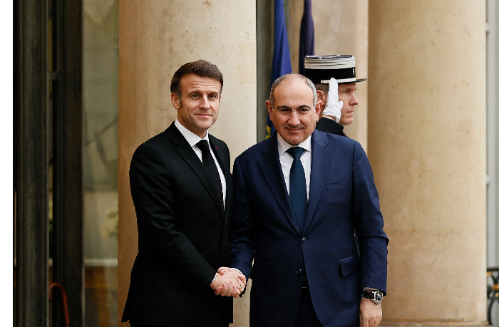 nikol-pashinyan-i-emmanyuel-makron-otmetili-vazhnost-ustanovleniya-prochnogo-mira-na-yuzhnom-kavkaze