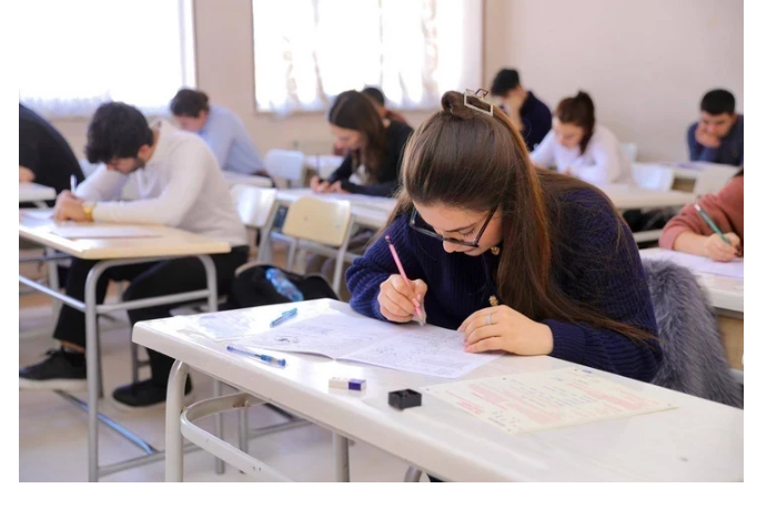 v-azerbaydzhane-ostayutsya-nezapolnennymi-mesta-po-tochnym-naukam-v-chyom-prichina