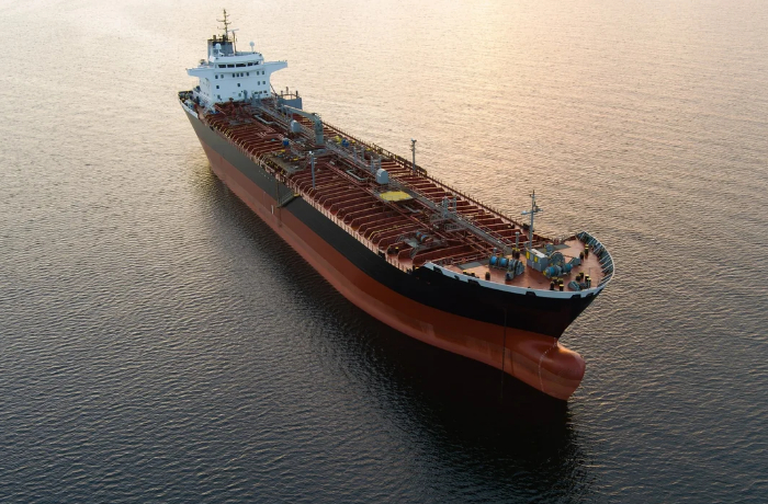 bespilotnik-popal-v-tanker-s-gazom-v-sredizemnomorskom-portu-yegipta
