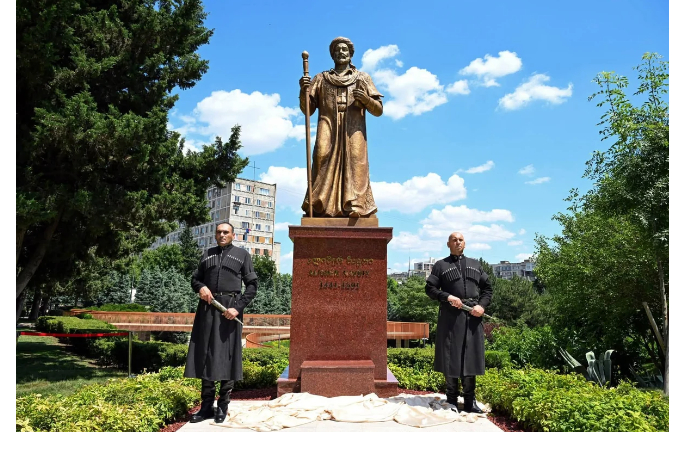 kobakhidze-i-mirziyoev-otkryli-pamyatnik-alisheru-navoi-v-tbilisi