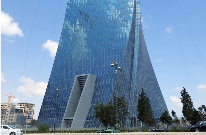 gendirektor-tsba-o-budushchem-manata-novoy-kontseptsii-banknot-i-investitsionnykh-zolotykh-monetakh