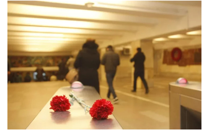 vspominaya-tragediyu-32-goda-so-dnya-terakta-v-bakinskom-metro