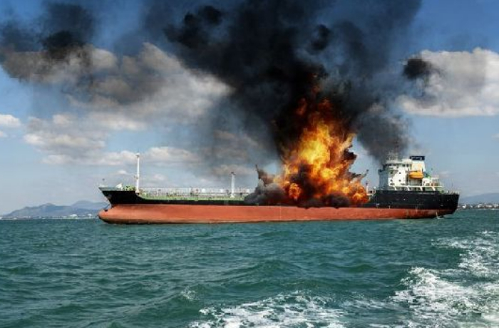 ukmto-soobshchil-ob-atake-na-tanker-u-poberezhya-omana