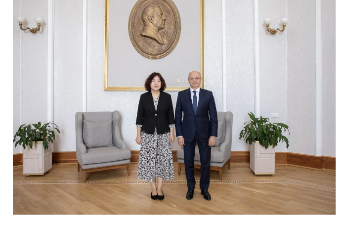 azerbaydzhan-i-kitay-obsudili-proekty-v-sfere-zelenoy-energetiki