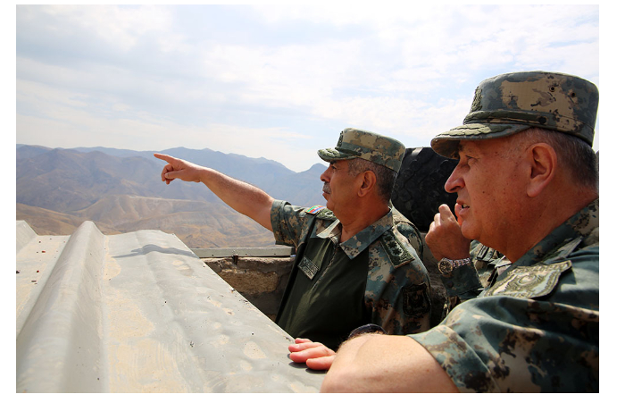 zakir-gasanov-posetil-voinskie-chasti-v-nakhchyvane-fotovideo