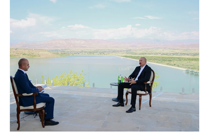 prezident-ilkham-aliev-v-nakhchyvane-dal-intervyu-azerbaydzhanskomu-televideniyu-foto