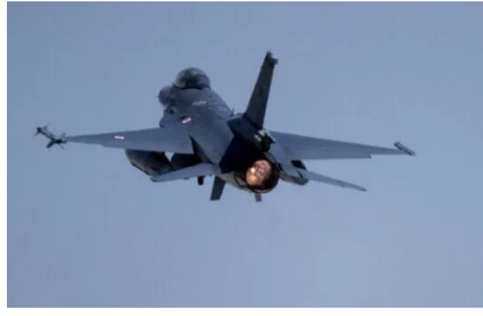 v-turtsii-razbilsya-istrebitel-f-16