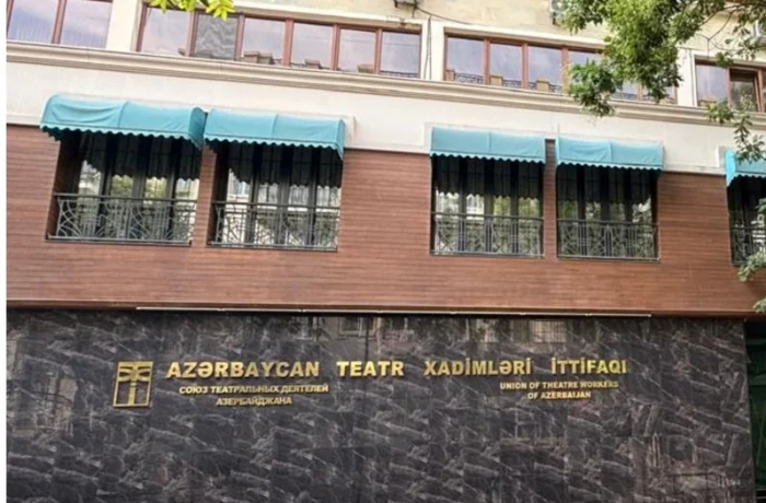 v-zdanii-soyuza-teatralnykh-deyateley-azerbaydzhana-idet-kapitalnyy-remont