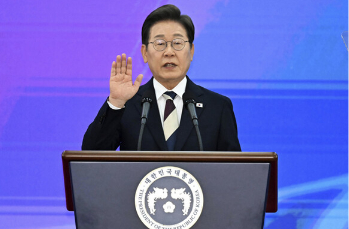 prezident-li-chzhe-men-yuzhnoy-koree-nuzhno-nachat-peregovory-o-mire-s-kndr